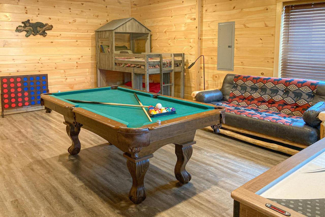 The Lazy Bear Villa Pigeon Forge Exterior photo