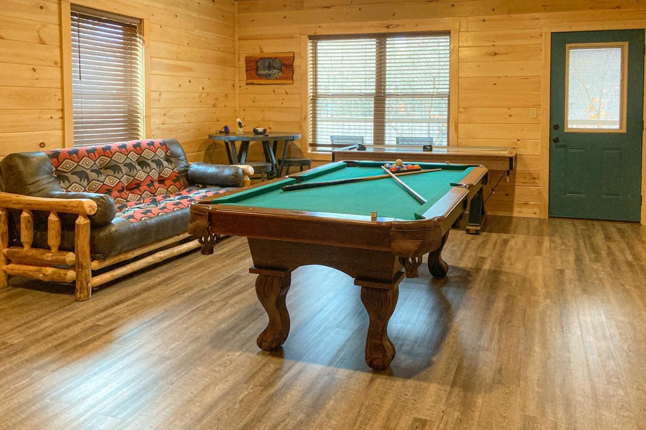 The Lazy Bear Villa Pigeon Forge Exterior photo